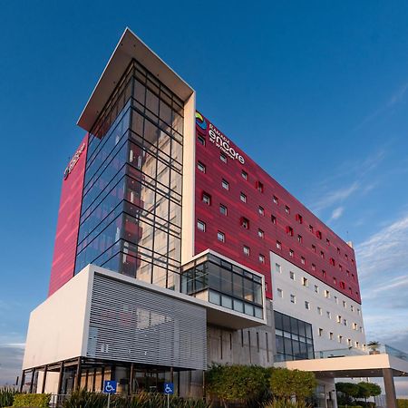 Ramada Encore By Wyndham Queretaro Exterior photo