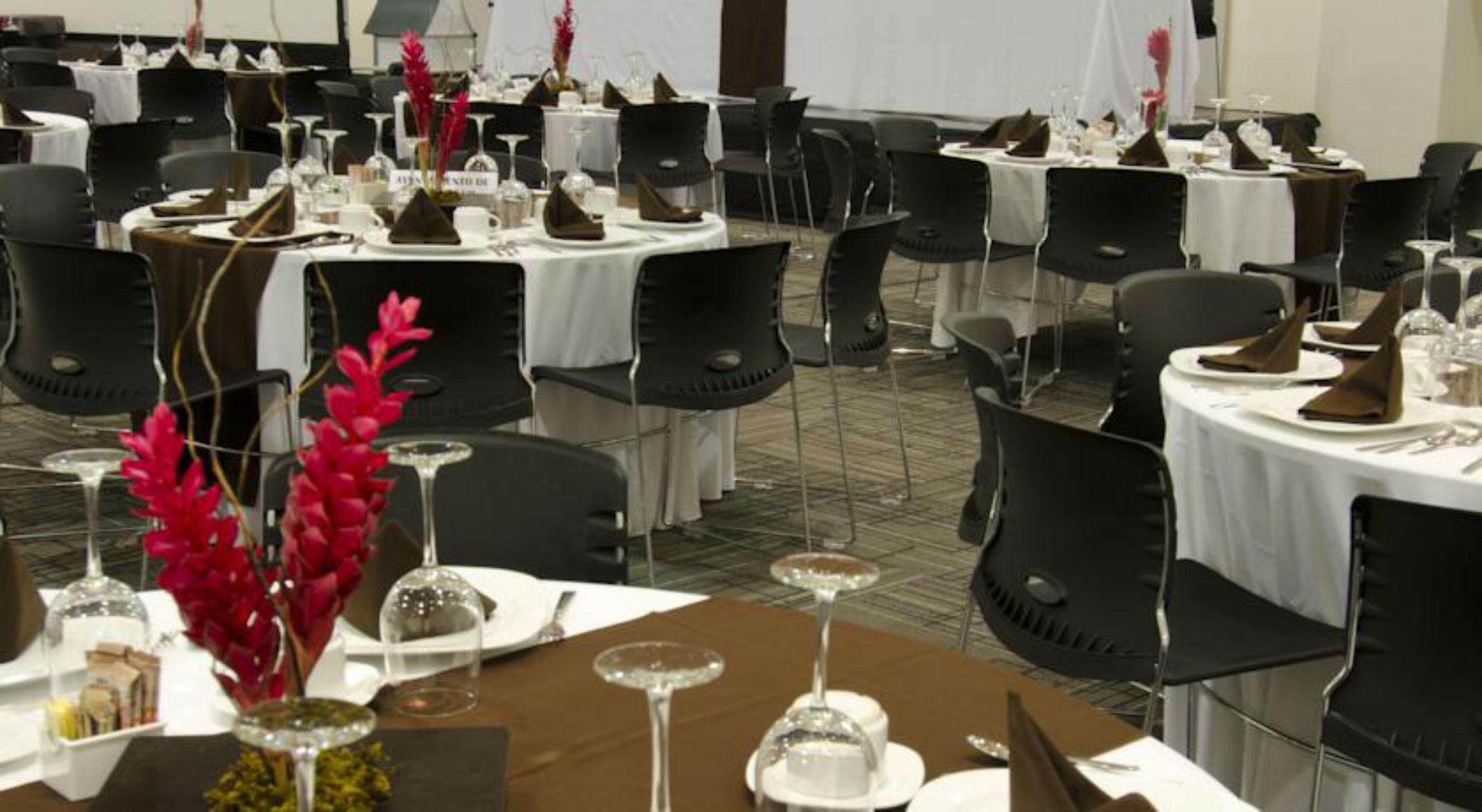 Ramada Encore By Wyndham Queretaro Exterior photo