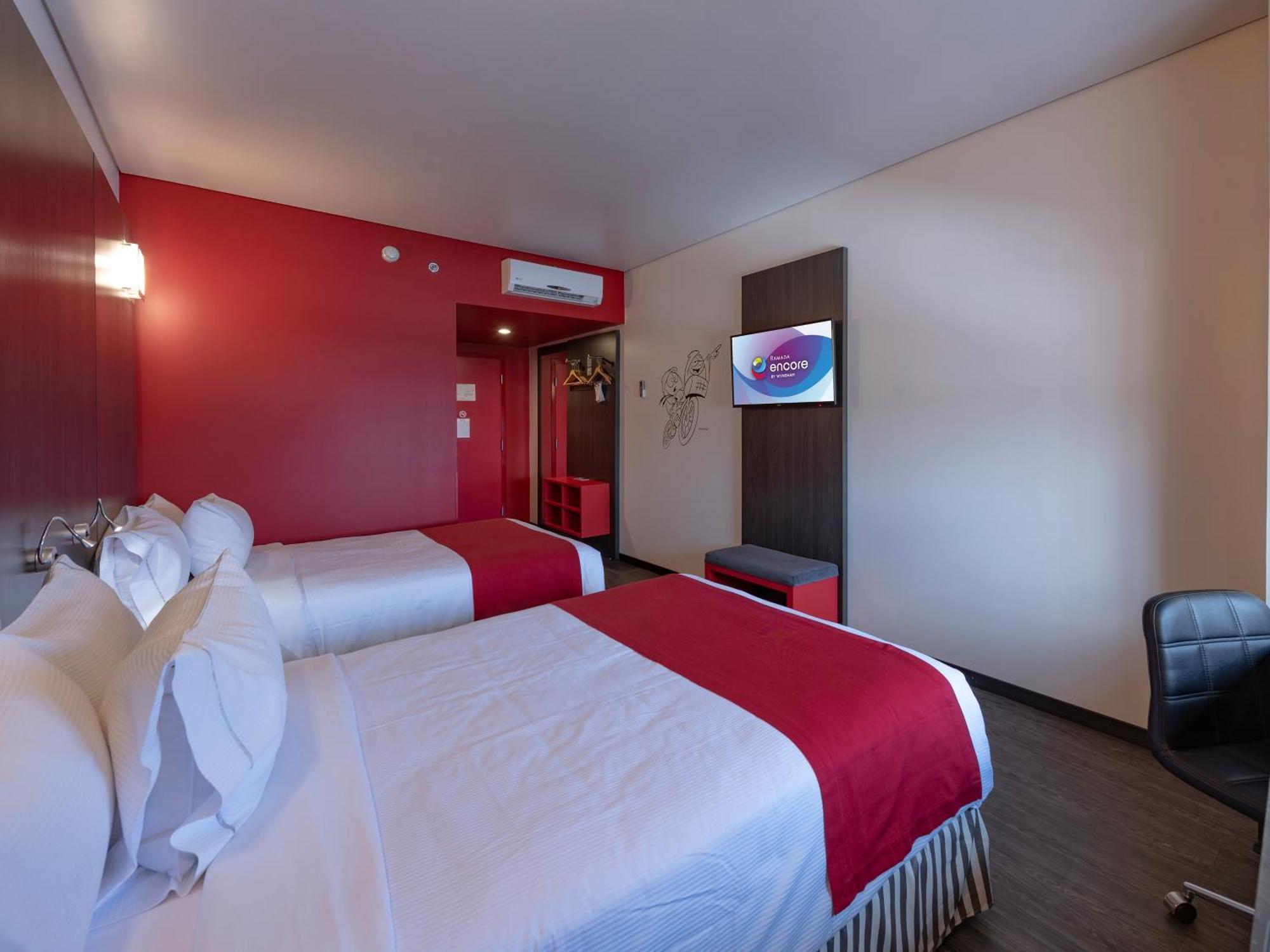 Ramada Encore By Wyndham Queretaro Exterior photo