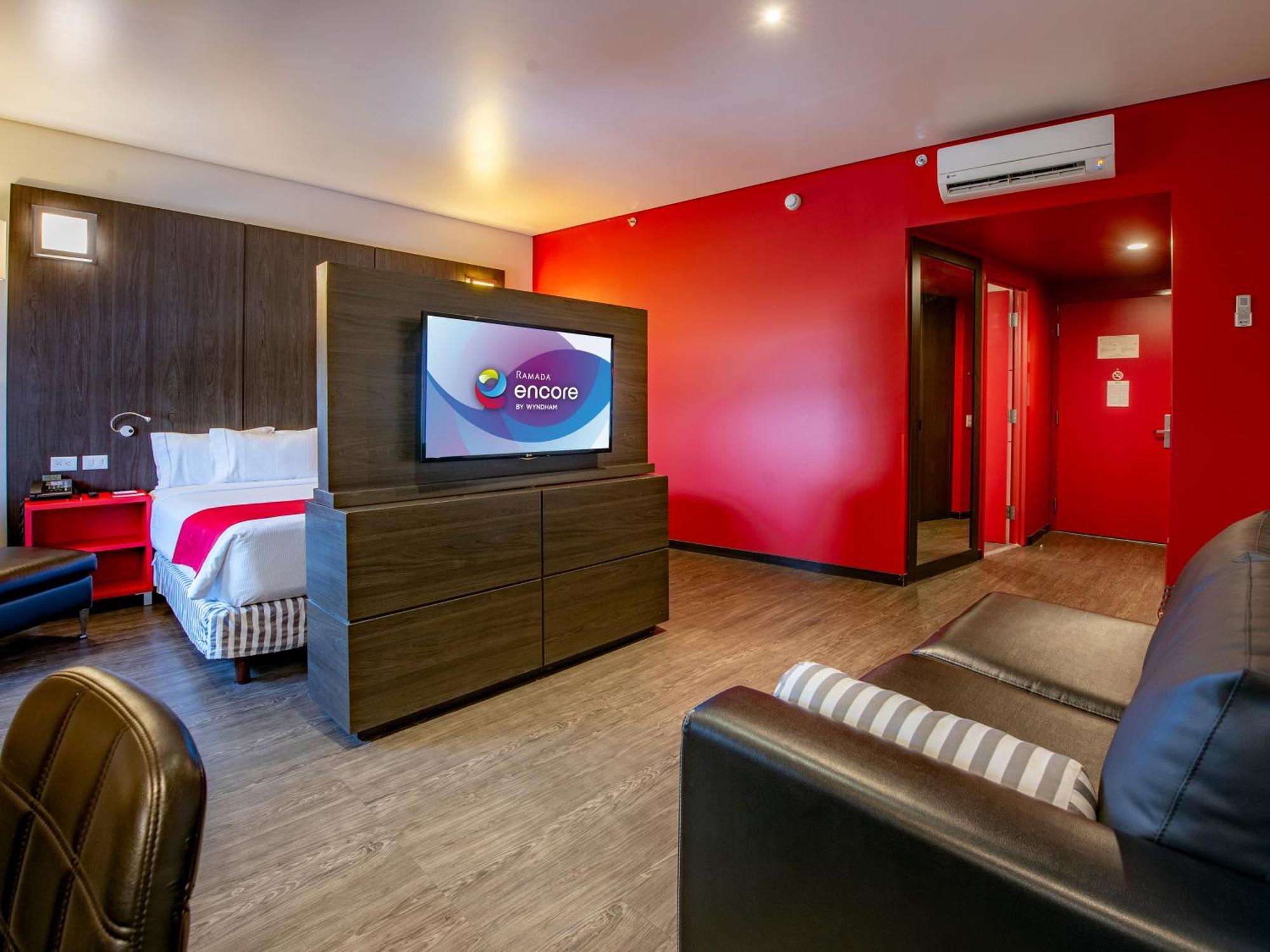 Ramada Encore By Wyndham Queretaro Exterior photo