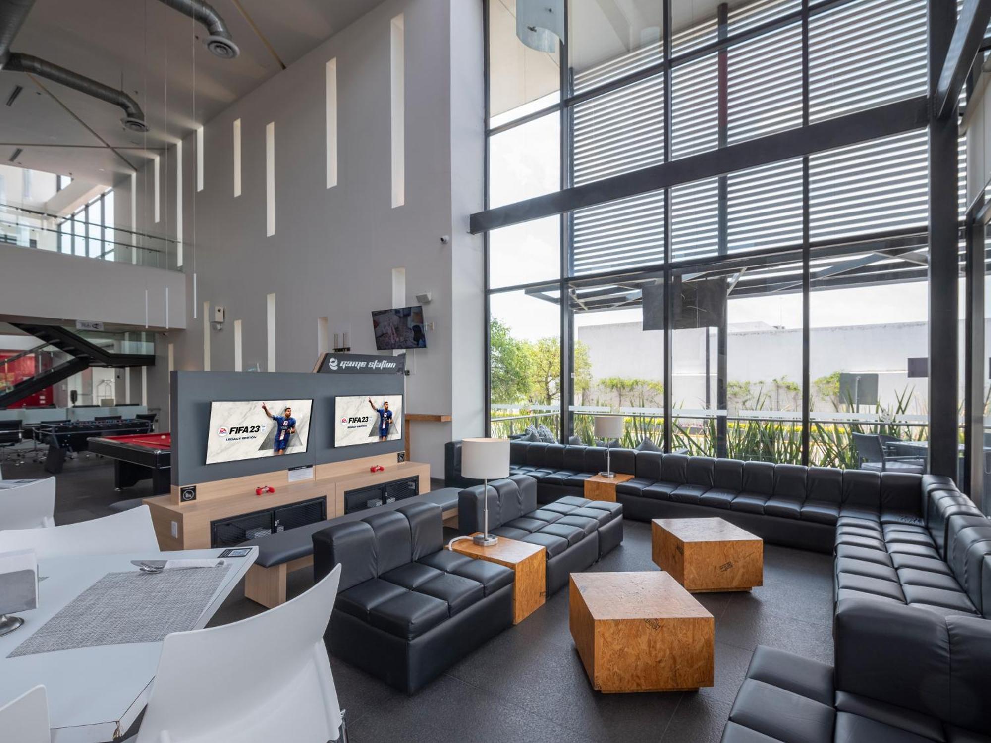 Ramada Encore By Wyndham Queretaro Exterior photo