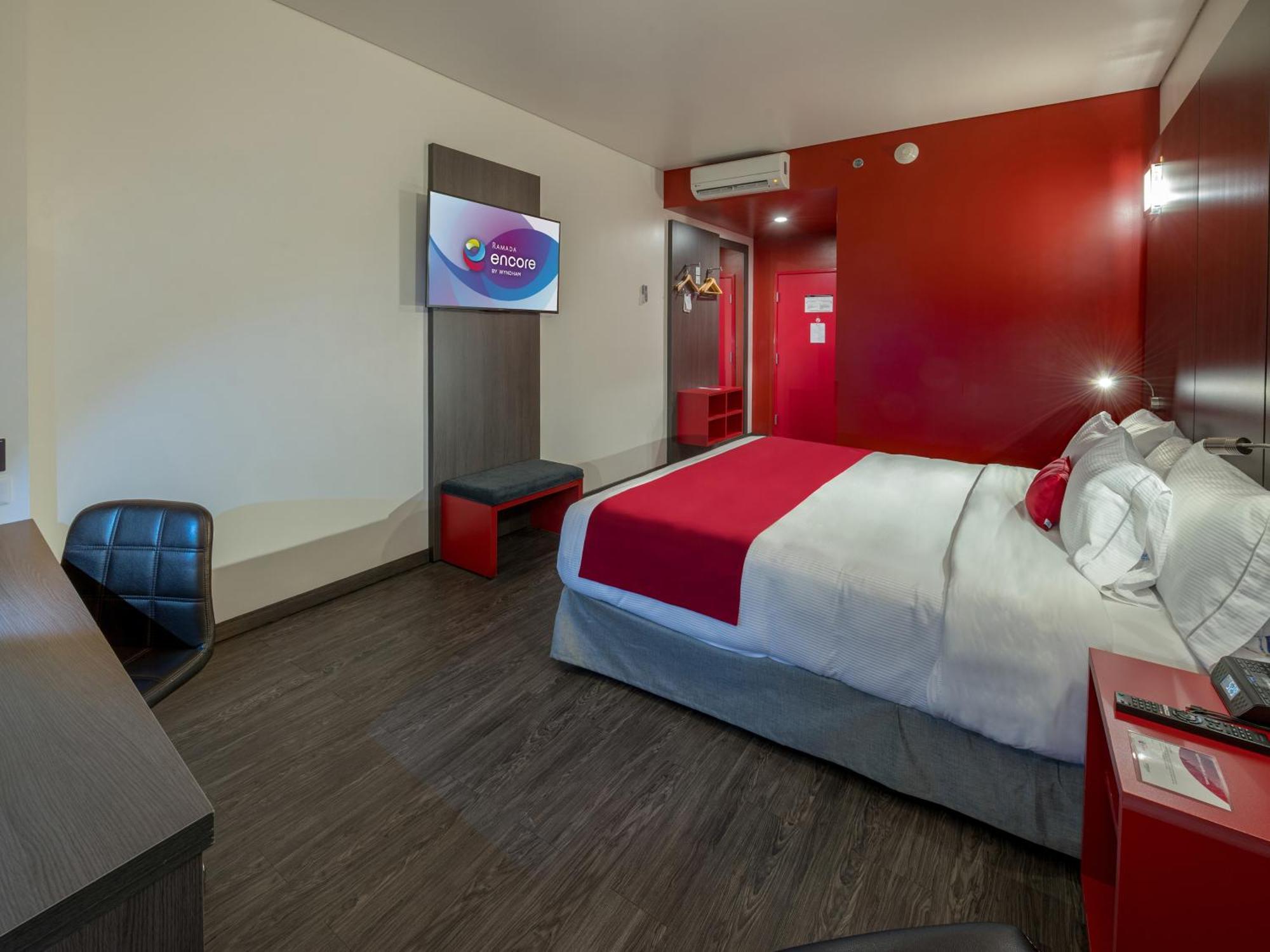 Ramada Encore By Wyndham Queretaro Exterior photo