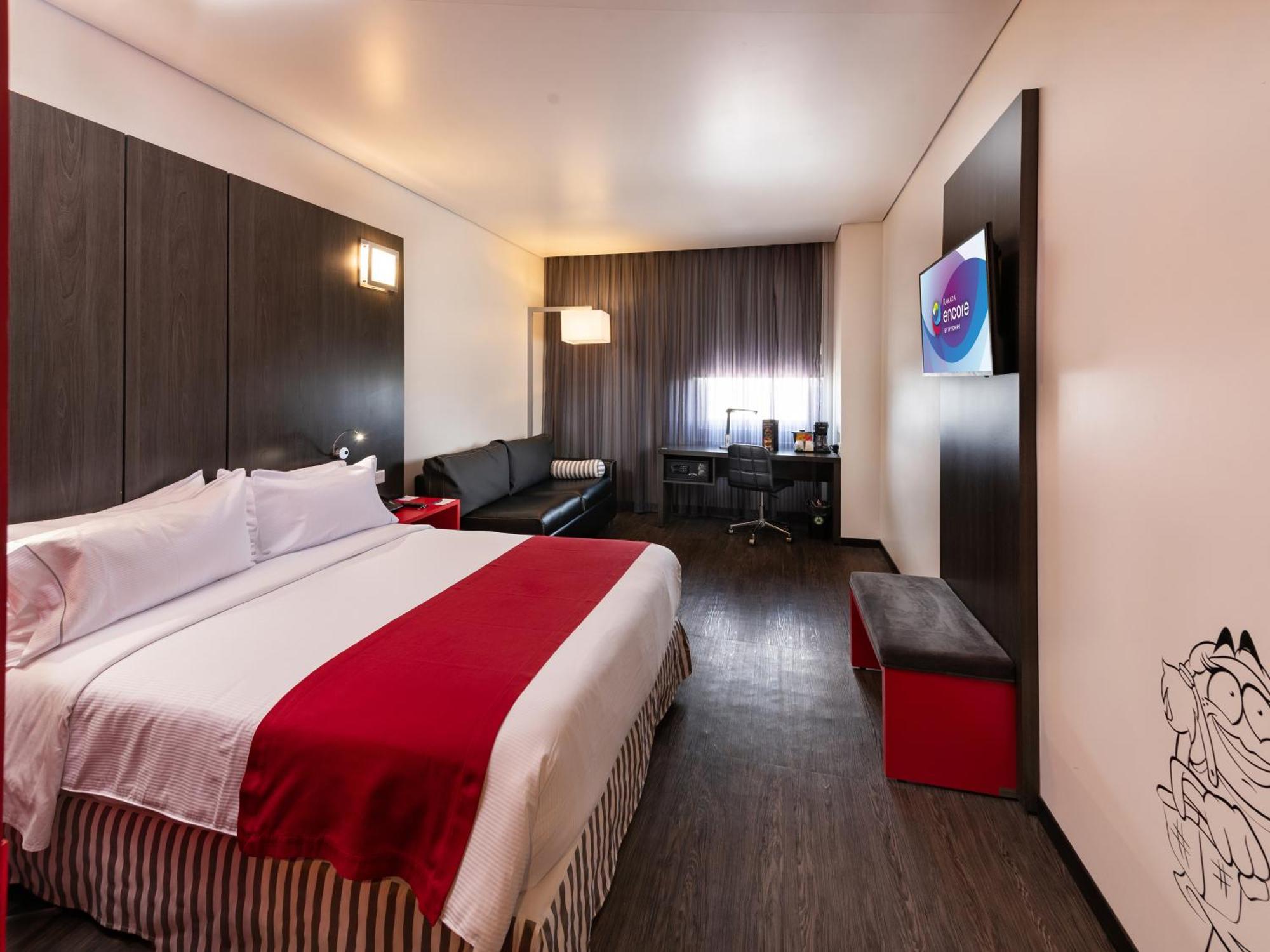 Ramada Encore By Wyndham Queretaro Exterior photo