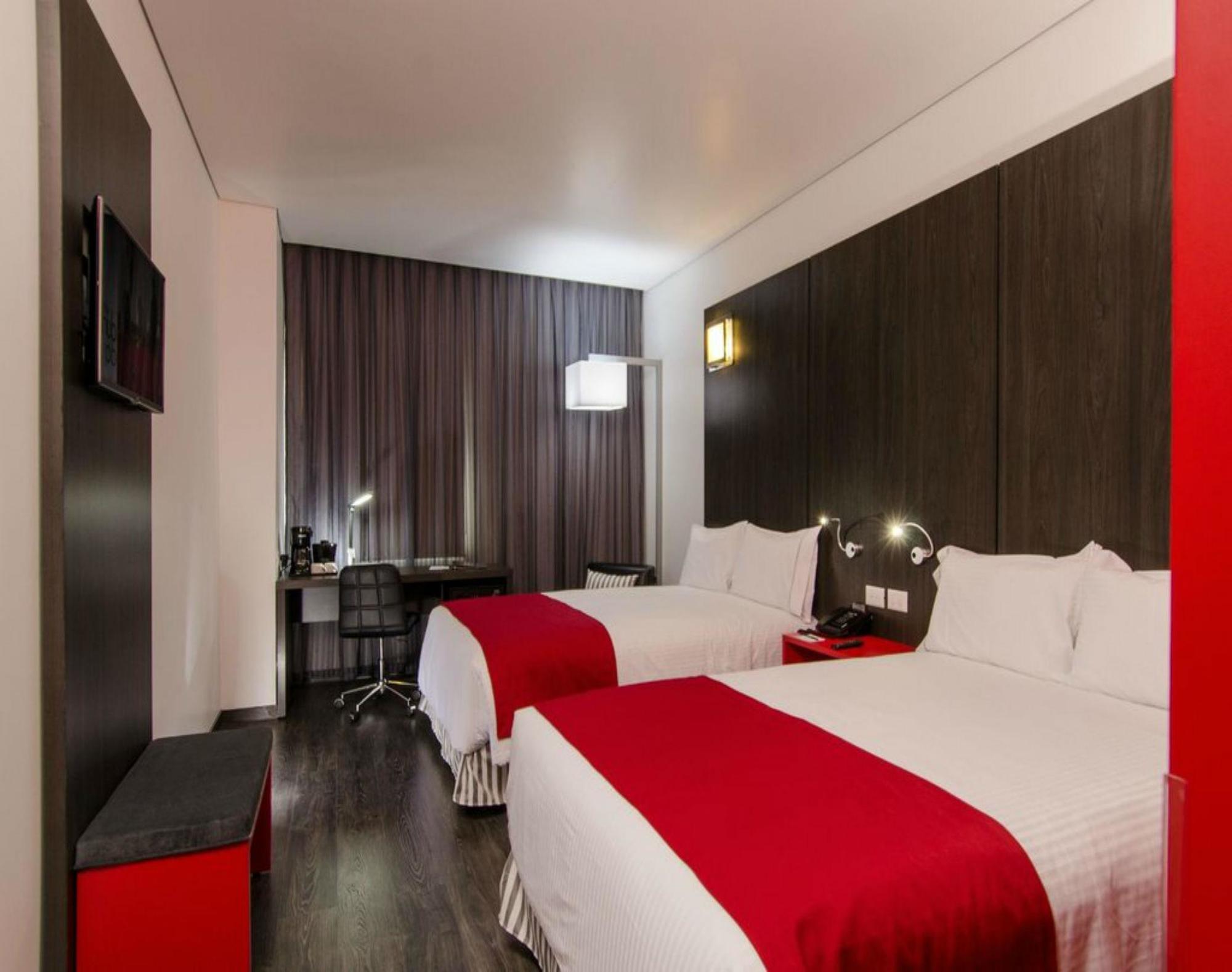 Ramada Encore By Wyndham Queretaro Exterior photo